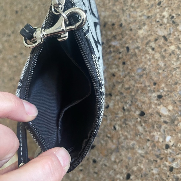 Coach wristlet - Picture 2 of 4